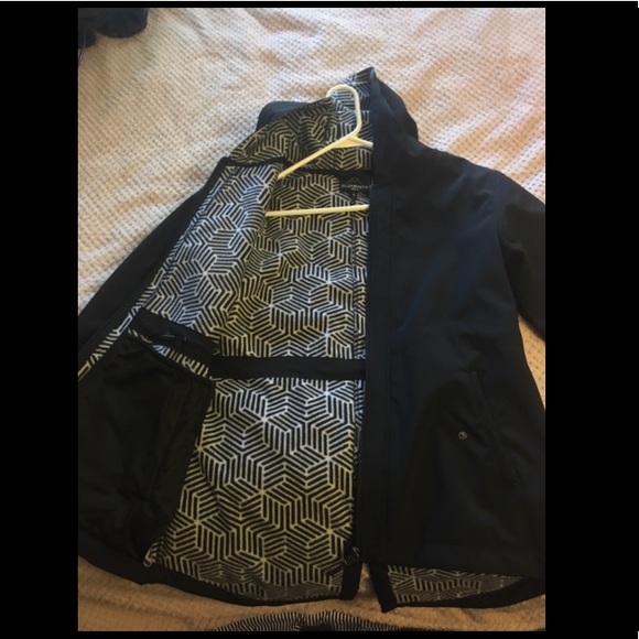 elements athleisure jacket